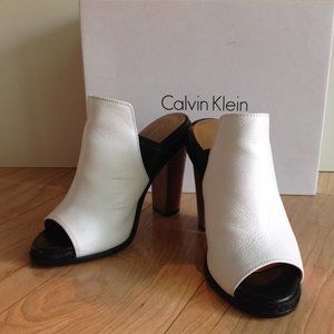 Calvin Klein Peggy White/Black Block Heel Mule